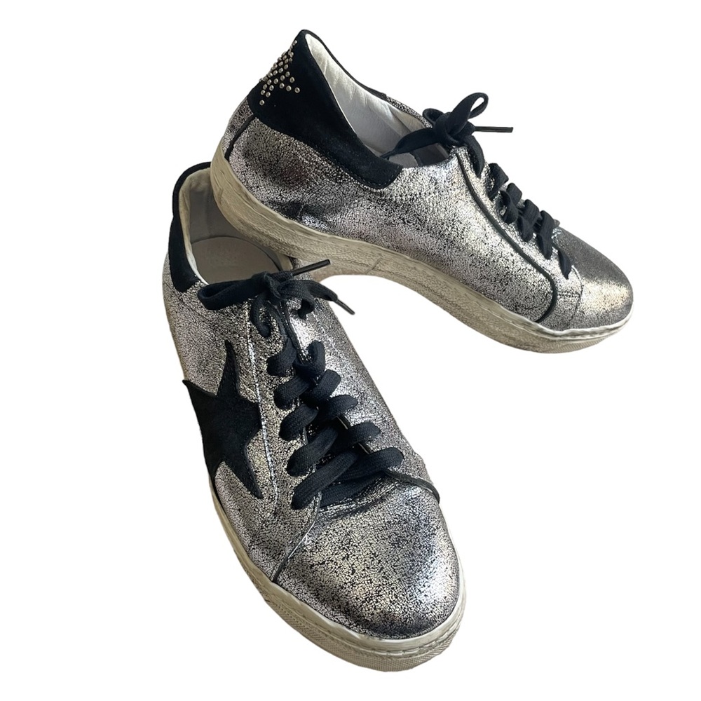 Steve Madden Allure Star Distressed Silver Black Leather Sneakers 9